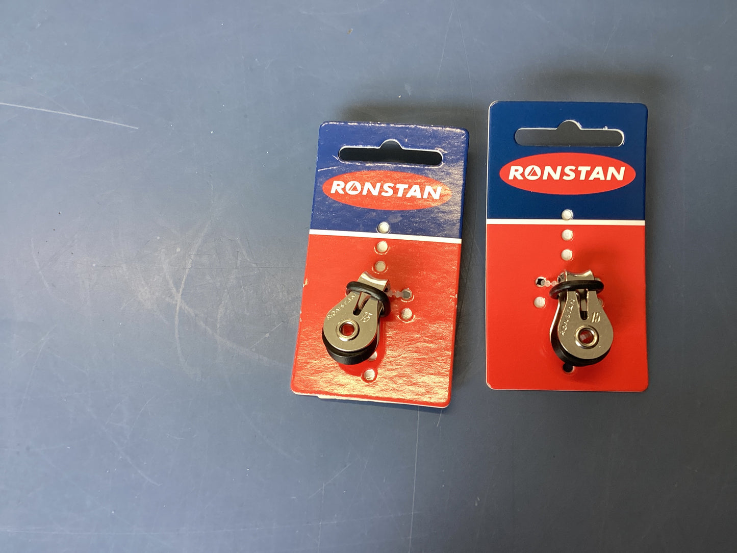 RF15101 - Ronstan 15mm Single Block Loop Top