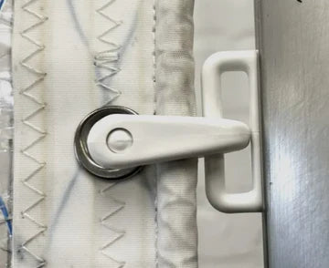 Ronstan Sail Shackle Snap-on 9mm (3/8”) Clearance with Lug