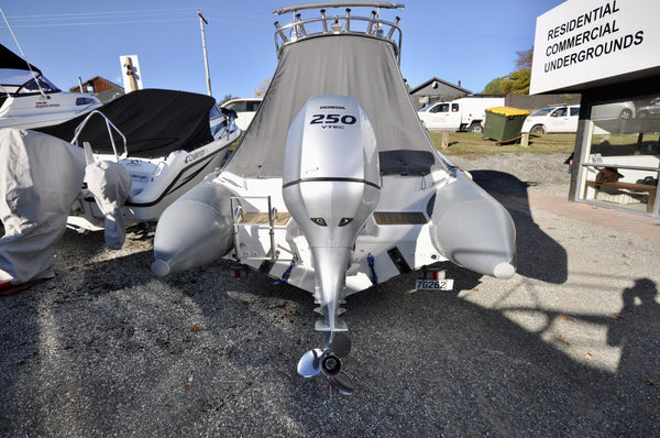 Smuggler Strata 750 Mid Cabin