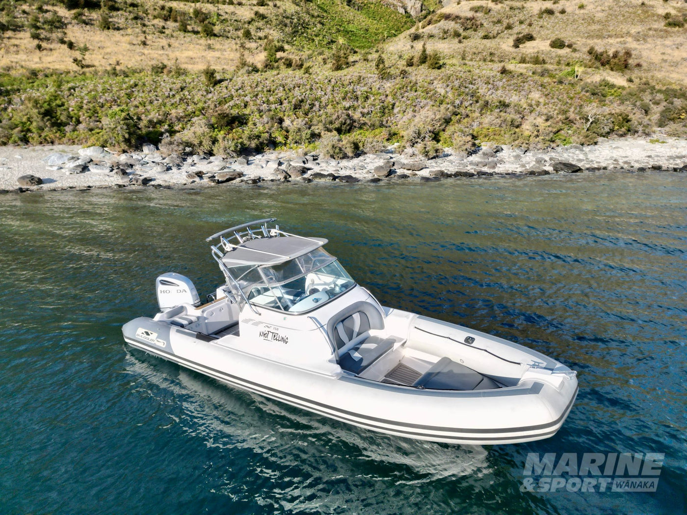 Smuggler Strata 750 Mid Cabin