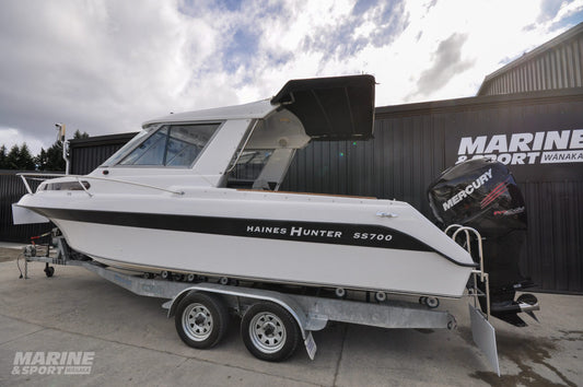 Haines Hunter SS700 - 2011 300HP Verado Engine