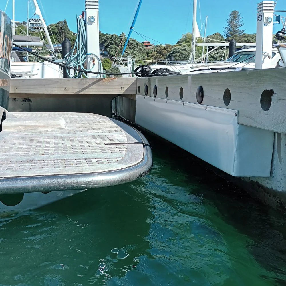 Barrier Whaler Marina Fender 2000 x 200 x 100mm