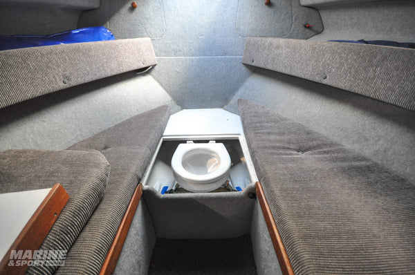 Haines Hunter SS700 - 2011 300HP Verado Engine