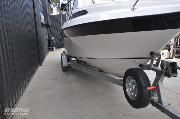 Haines Hunter SS700 - 2011 300HP Verado Engine