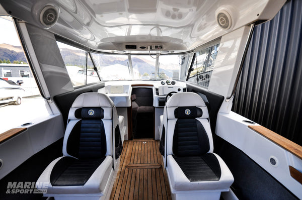 Haines Hunter SS700 - 2011 300HP Verado Engine